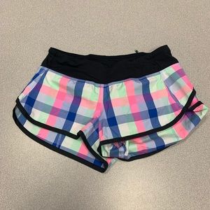 Lululemon Speed Up Shorts 2.5, size 2 🎉